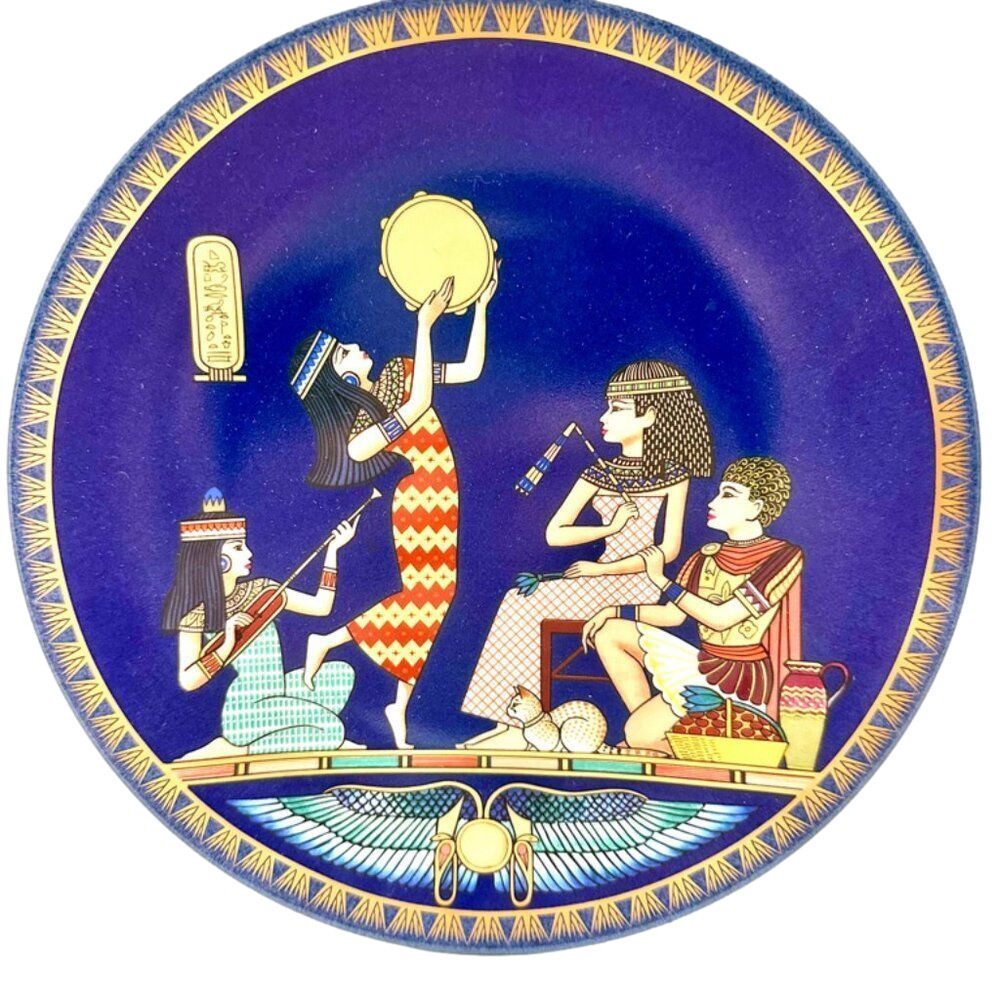 Vintage Egyptian Collectibles Plate Entertaining Cleopatra COA 1081 A RARE